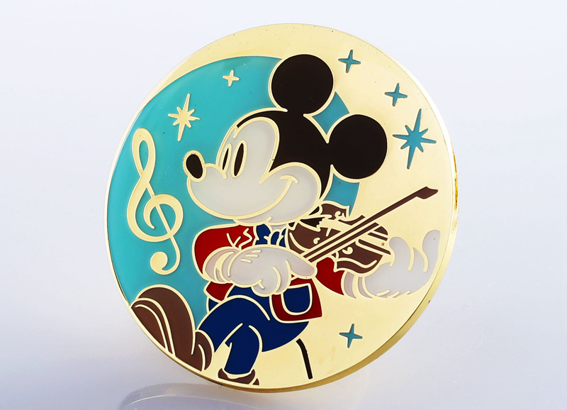 У нас есть сертификат Disney